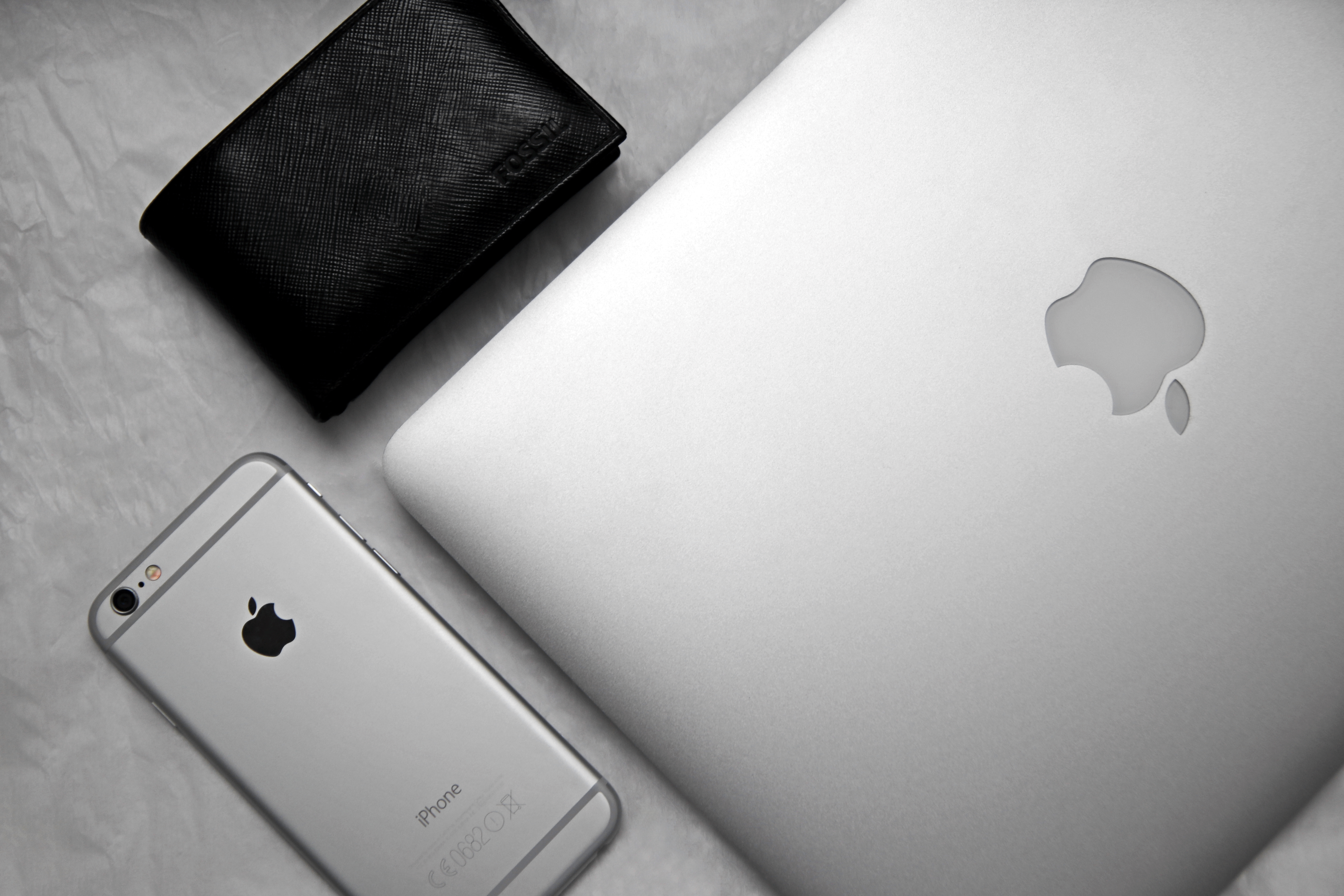 Macbook & iPhone Macbook & iPhone